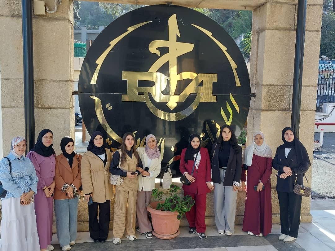 زيارة ميدانية لطلبة المدرسة الوطنية العليا للصحافة وعلوم الإعلام إلى التلفزيون الجزائري