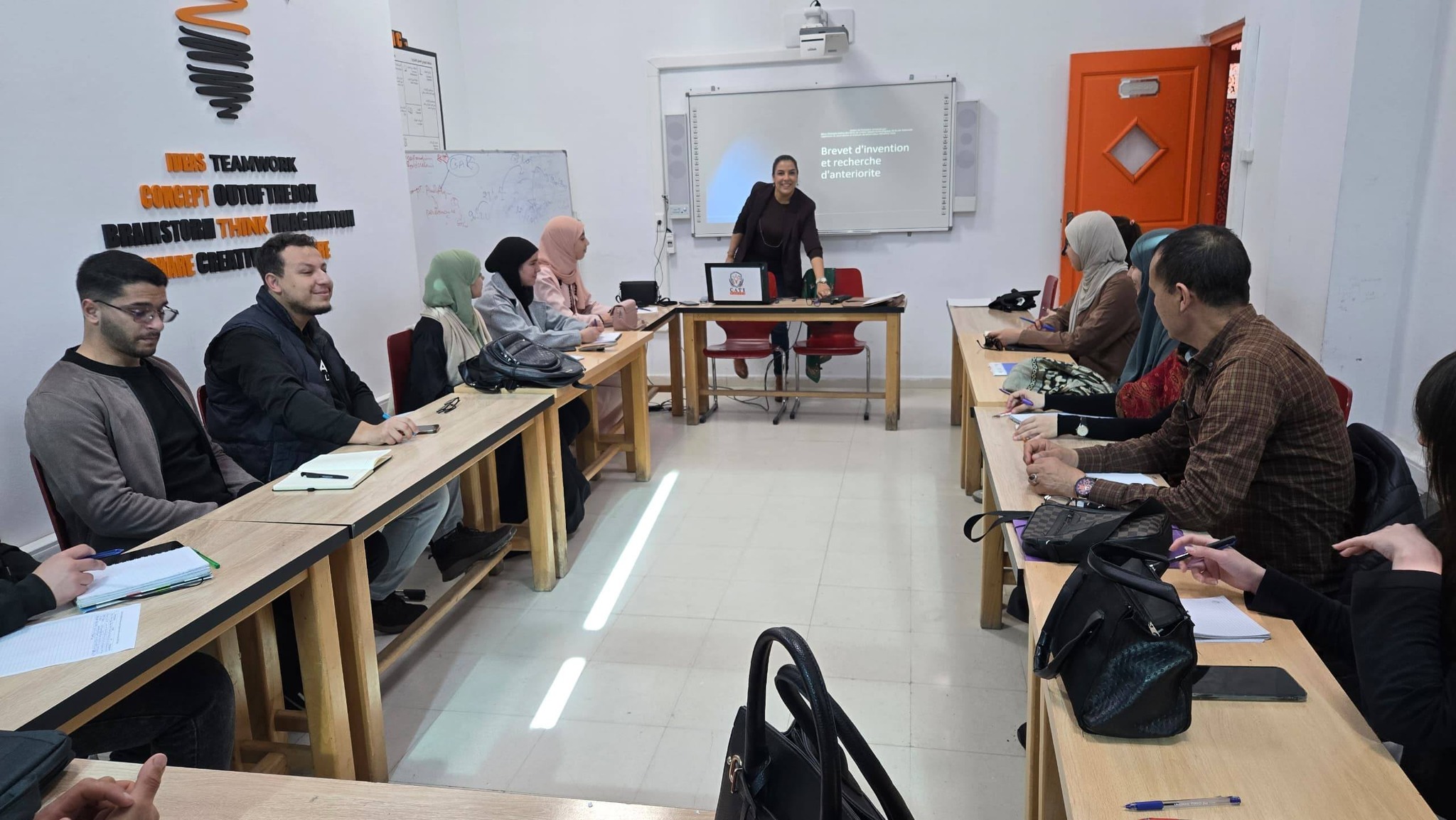 ورشة تكوينية حول البحث في قواعد البيانات وبراءات الاختراع ضمن فعاليات الأبواب المفتوحة