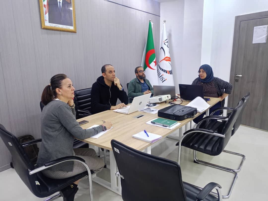 ورشة تكوينية لفائدة الأساتذة والباحثين حول قاعدة البيانات العلمية Scopus